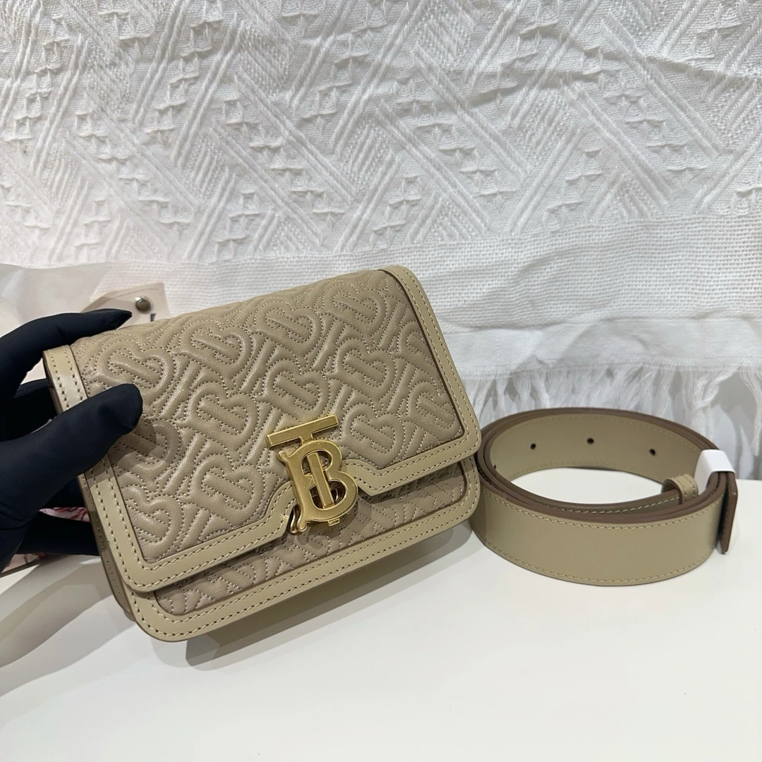 95新 BURBERRY/博柏利 巴宝莉巴宝莉新款相机包a7322