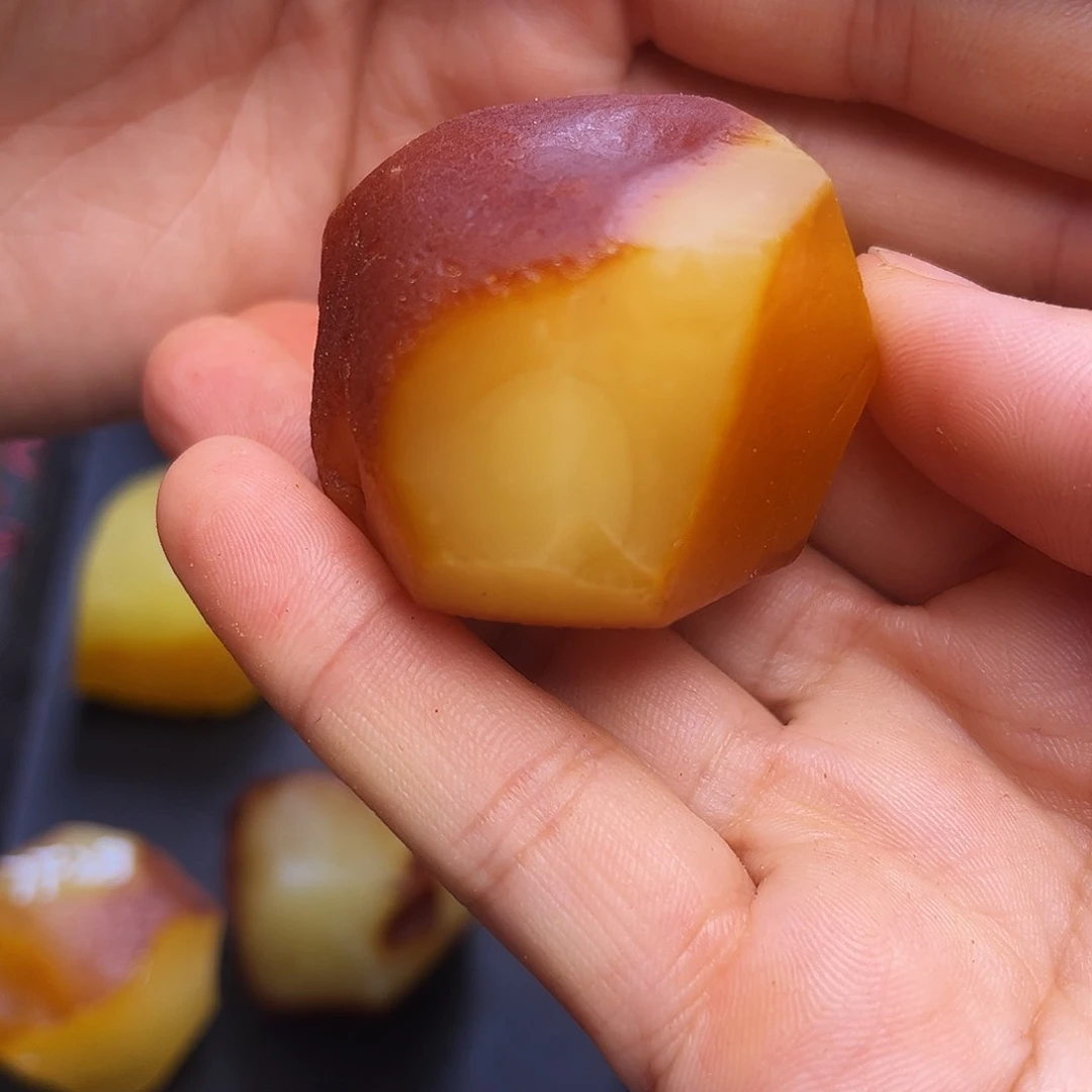 尚***饰定制琥珀未镶嵌琥珀蜜蜡原石定制