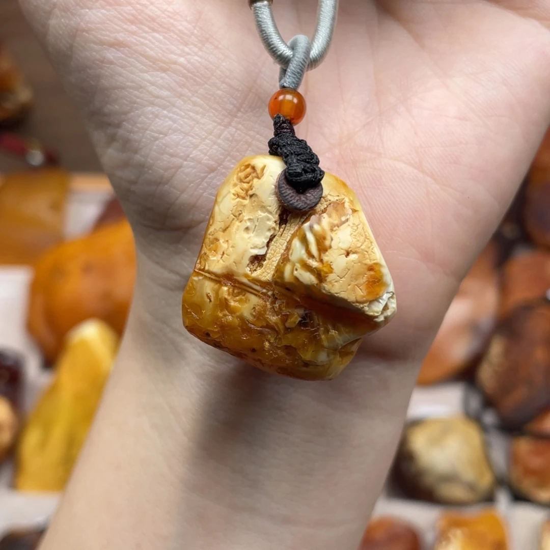 琥珀未镶嵌珠宝奇石