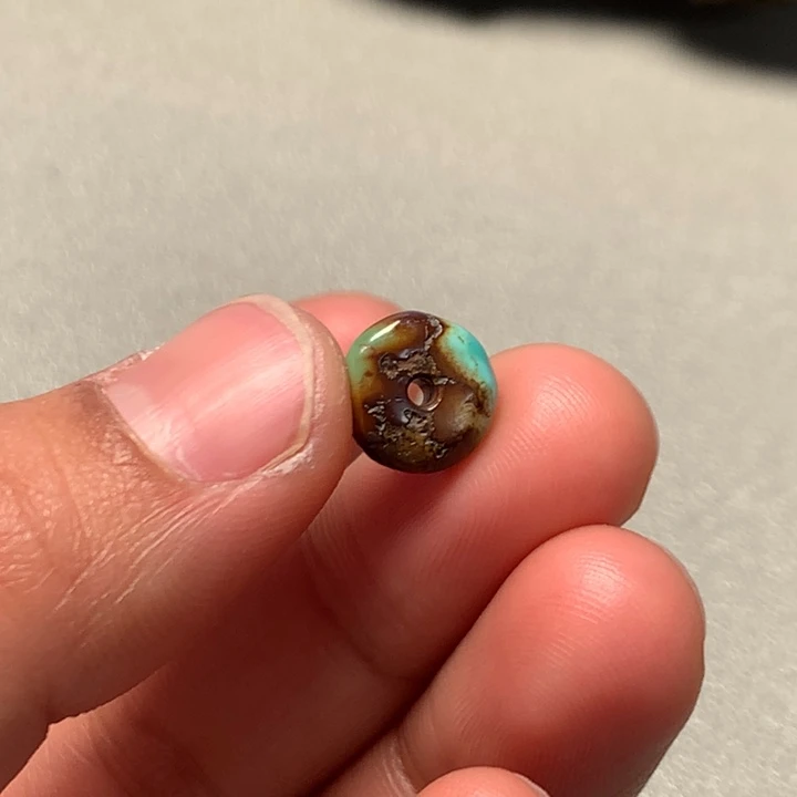 绿松石颈饰未镶嵌