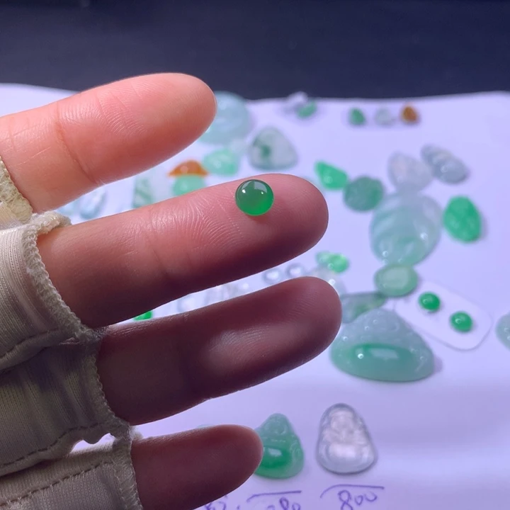 翡翠未镶嵌耳饰蛋