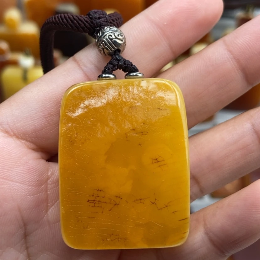 【闪购商品】琥珀颈饰未镶嵌