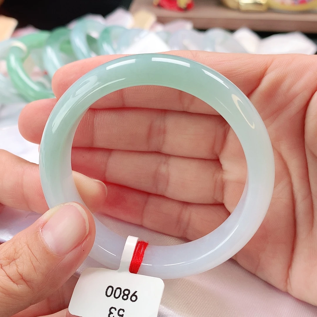 翡翠未镶嵌手镯53轮胎