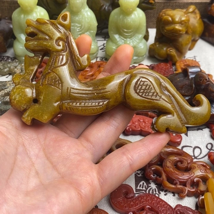 未镶嵌蛇纹石玉颈饰