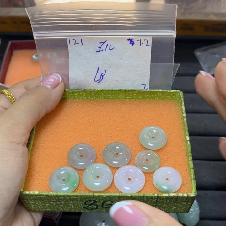 玉***儿定制翡翠未镶嵌不退