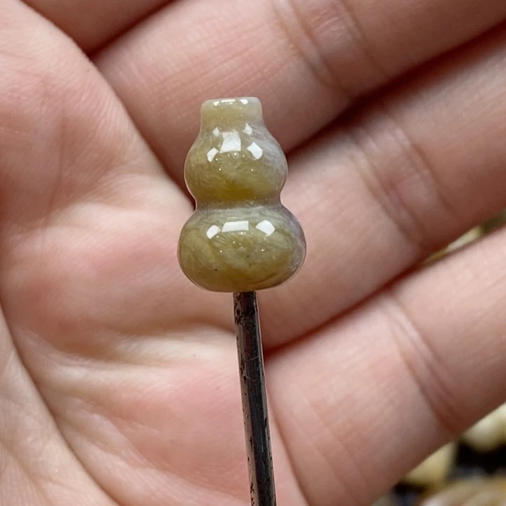 颈饰未镶嵌硅化珊瑚（珊瑚玉）小*苗