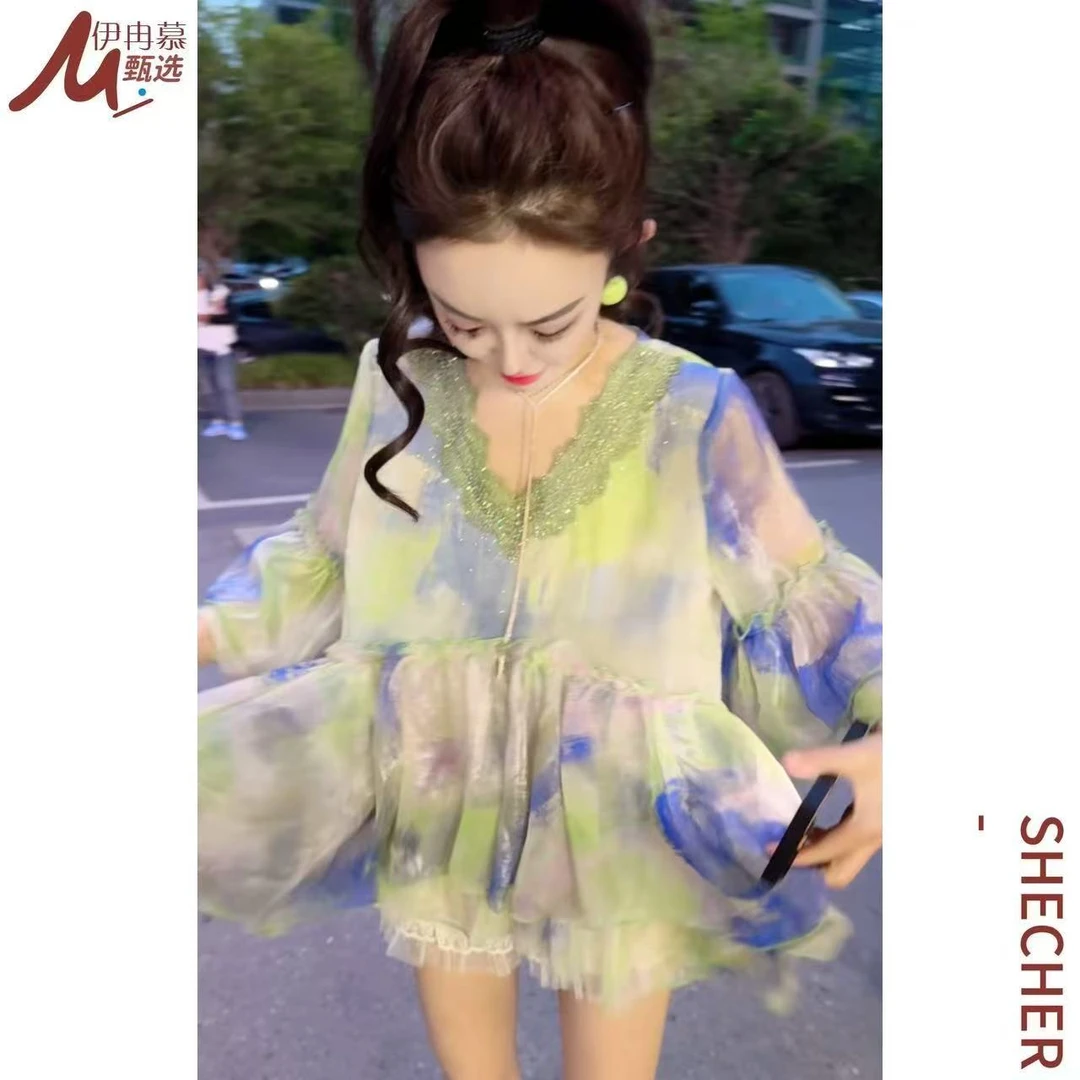 【伊冉慕甄选】仙女风时尚烫钻洋气气质显瘦时尚夏季V领上衣6045
