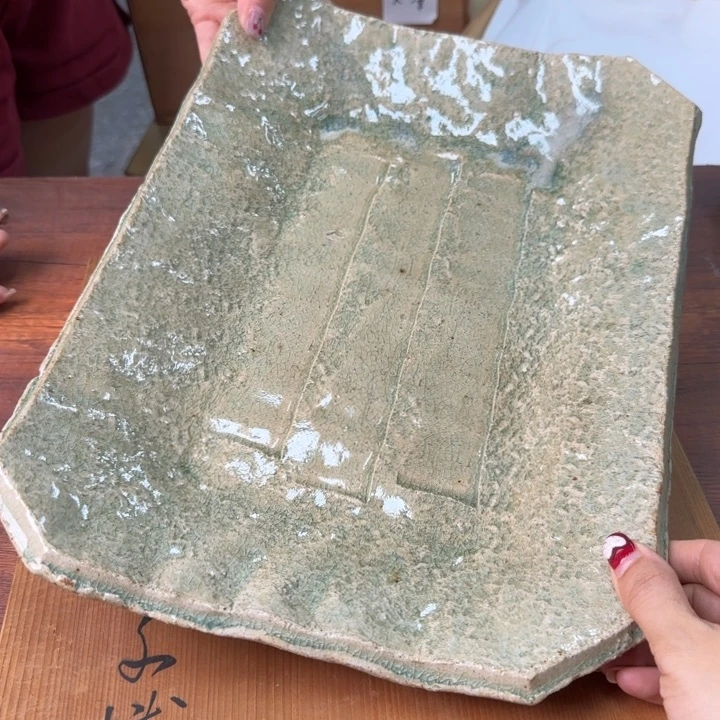一个陶瓷物件哈哈哈哈
