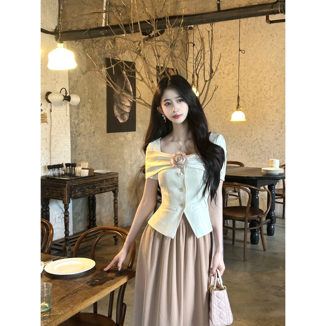 文文【领茶歇裙】夏季收腰显瘦方领花花上衣百搭大裙摆套装WW6226