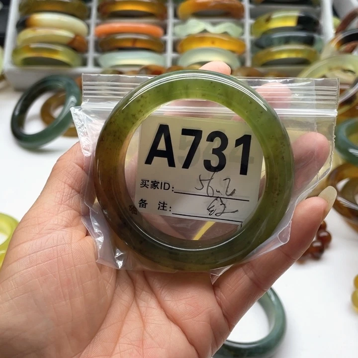 未镶嵌蛇纹石玉手镯