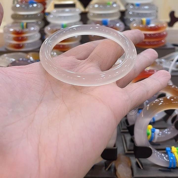 玛瑙/玉髓未镶嵌手镯1