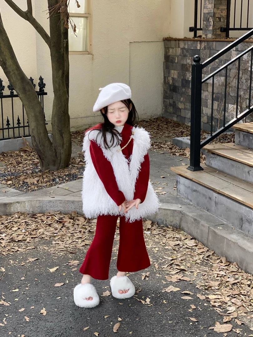 韩版童装2025秋冬圣诞毛线套装女童红色连帽开衫喇叭裤马甲三件套