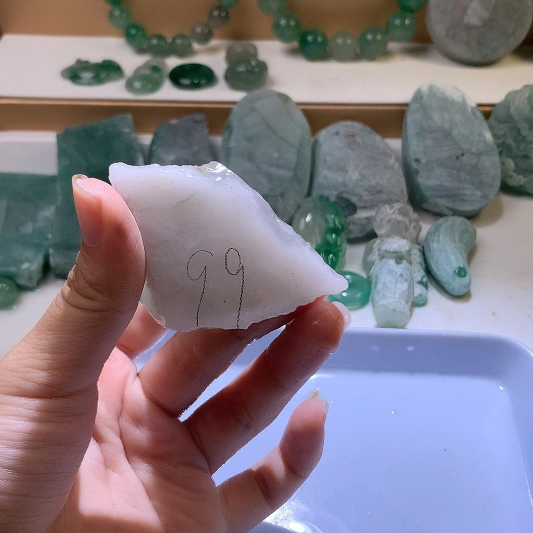 石英质玉未镶嵌珠宝半成品