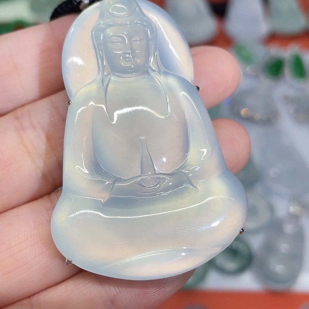 颈饰18K金镶嵌翡翠素衣