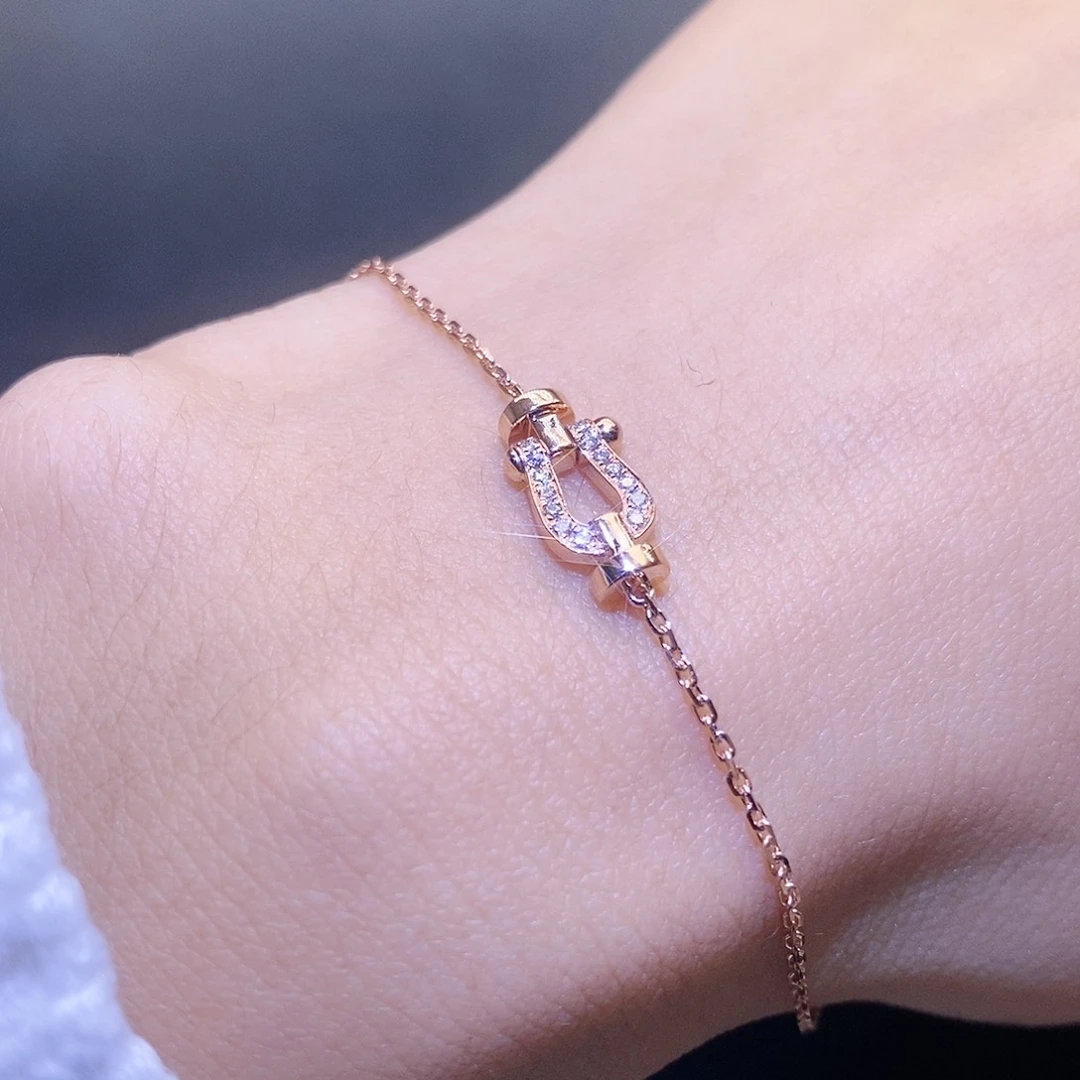 钻石手链18K金镶嵌小马蹄k玫