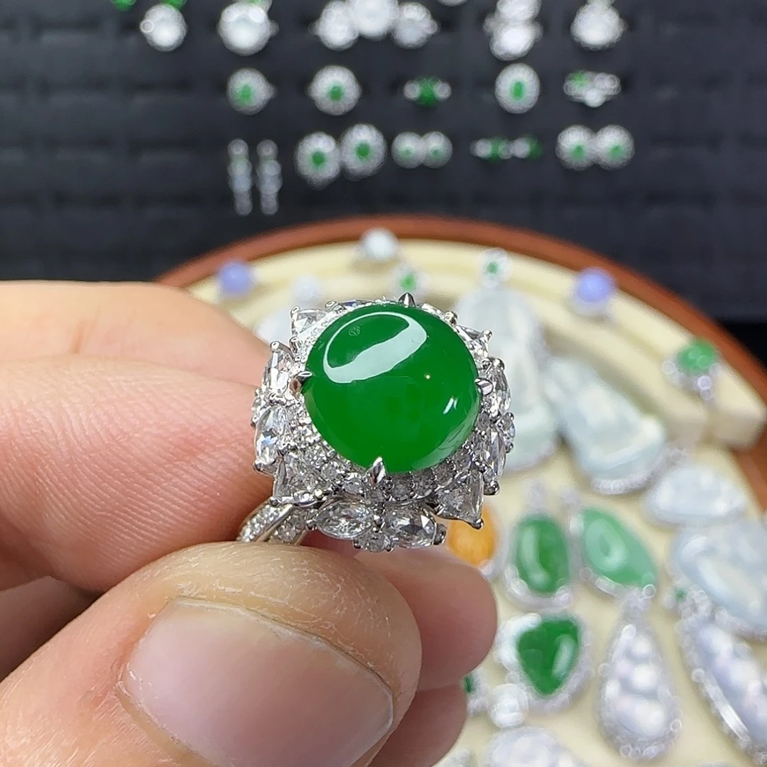 翡翠18K金镶嵌戒指天然翡翠
