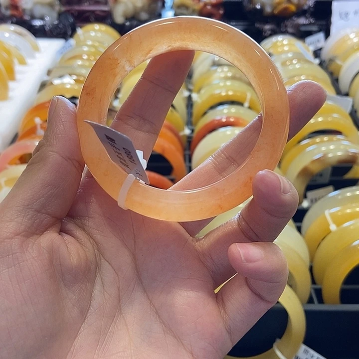 石英质玉（黄龙玉）手镯未镶嵌