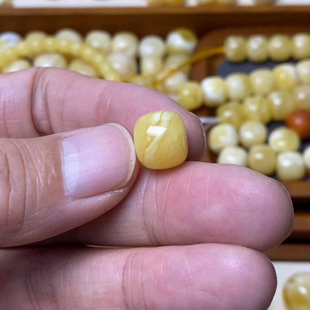 未镶嵌蜜蜡琥珀画小***醒