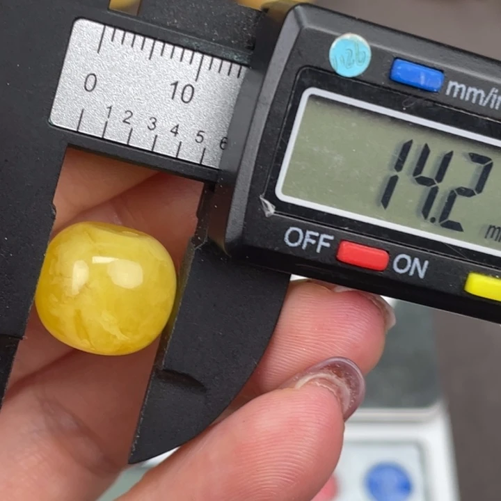 琥珀裸石未镶嵌微瑕632