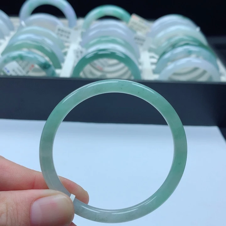 翡翠未镶嵌手镯53圈