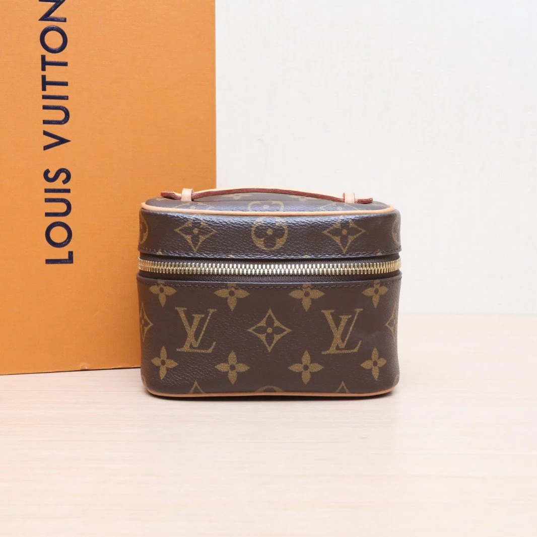 95新 LouisVuitton/路易威登 小花攀攀Nice 化妆包 Nano 14 芯片