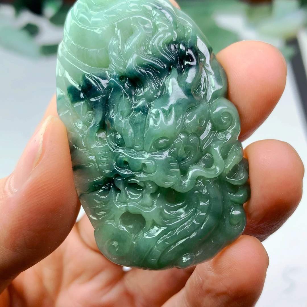 翡翠未镶嵌颈饰翡翠首饰和翡翠珠宝