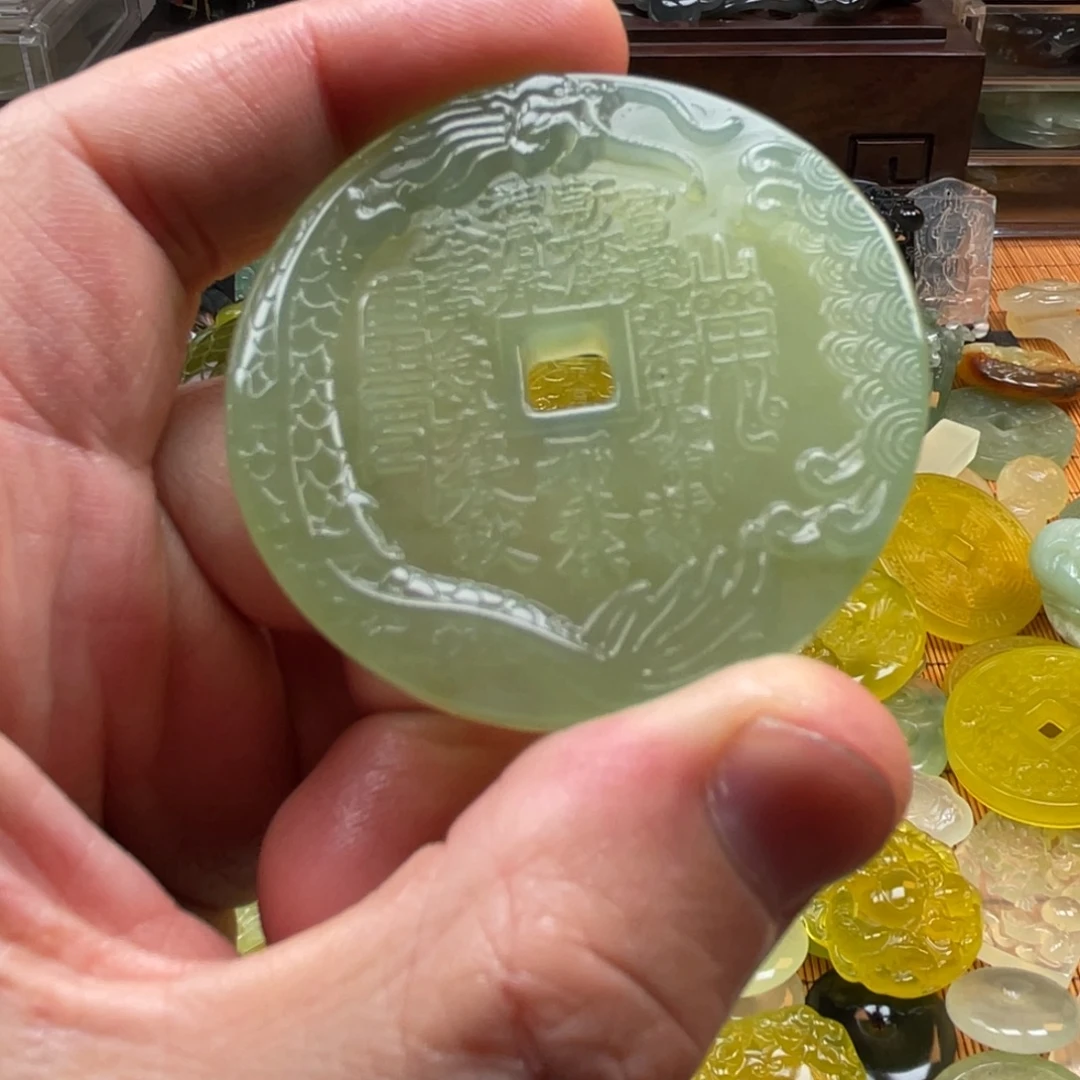 琉***心蛇纹石玉未镶嵌颈饰