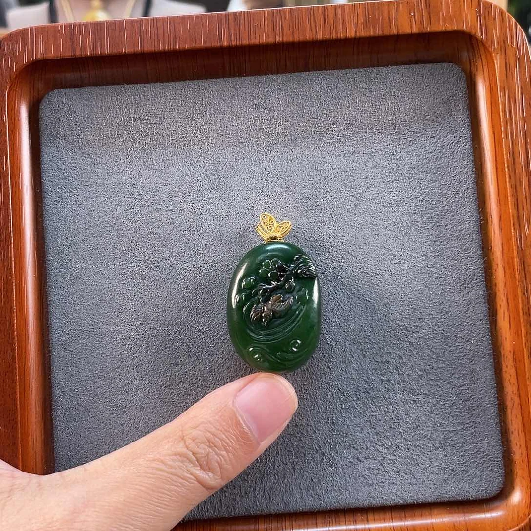 和田玉吊坠(不含链)18K金镶嵌廿**W