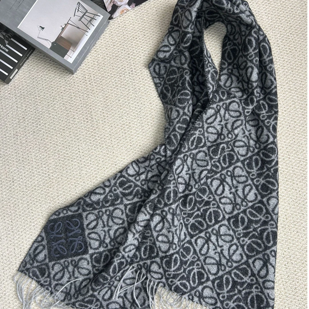 未使用 LOEWE/罗意威 Anagram提花系列围巾正品羊毛真丝混纺披肩