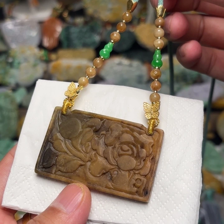 翡翠颈饰未镶嵌吊坠