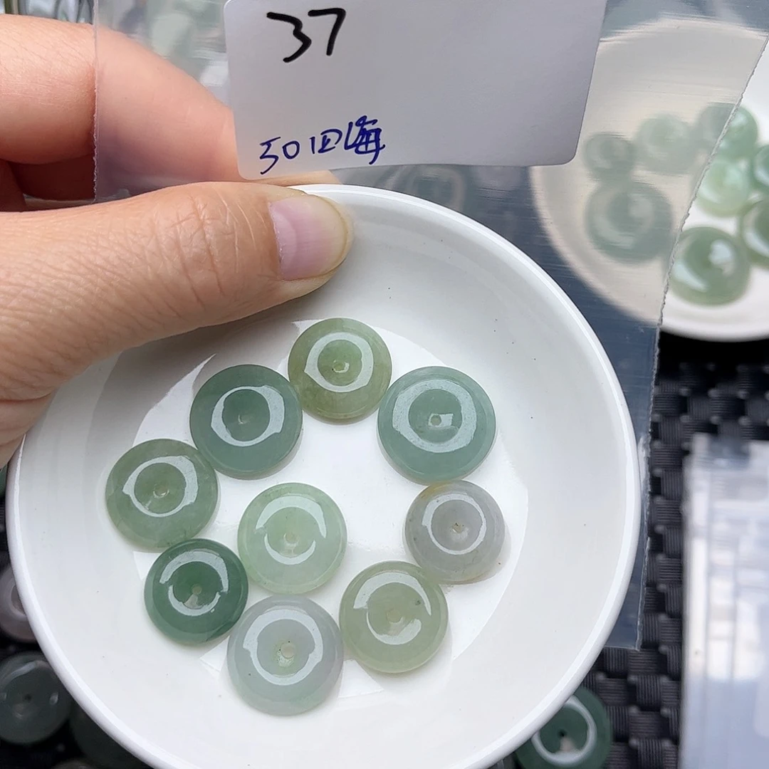 翡翠未镶嵌颈饰善**海不