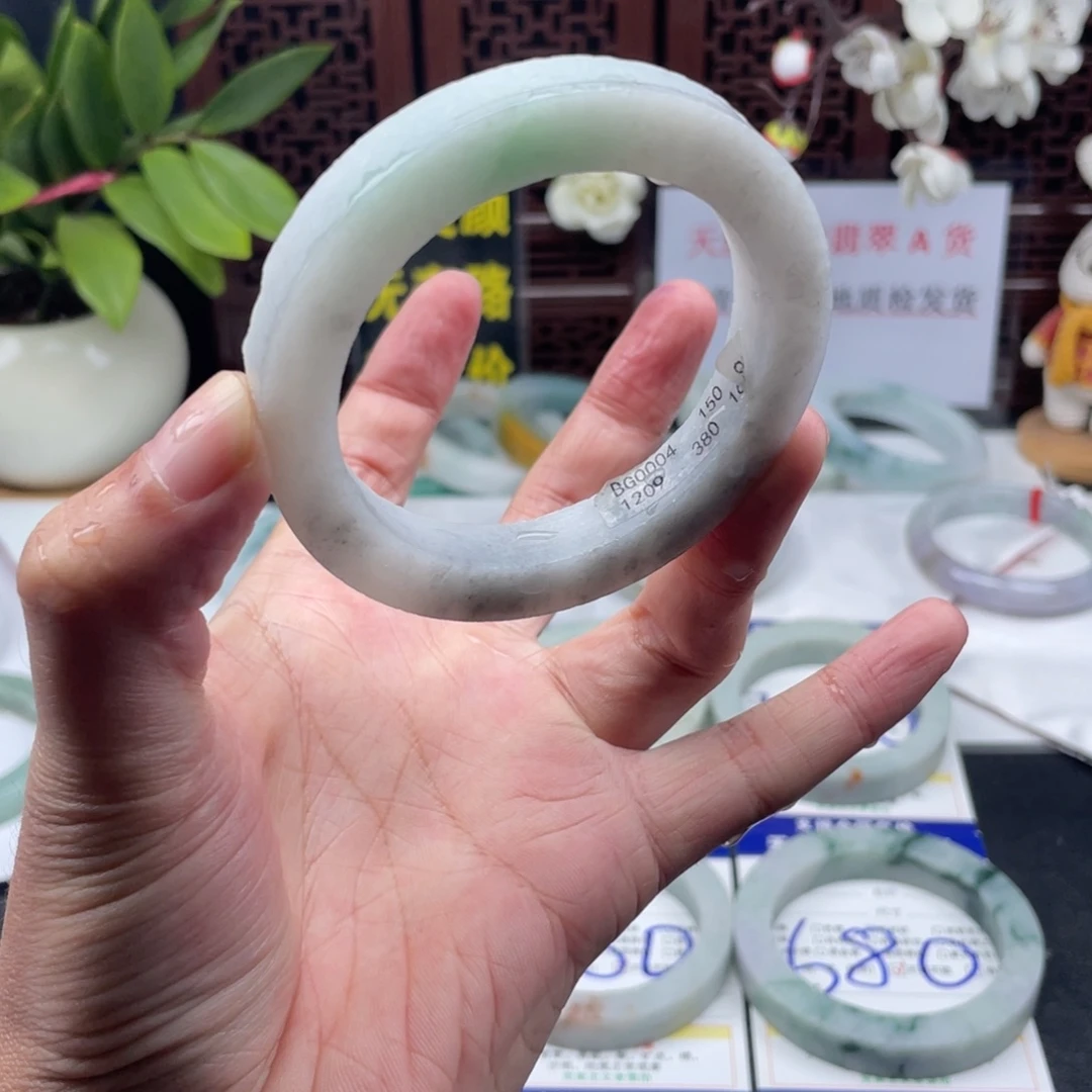 定制翡翠未镶嵌翡翠手镯定制