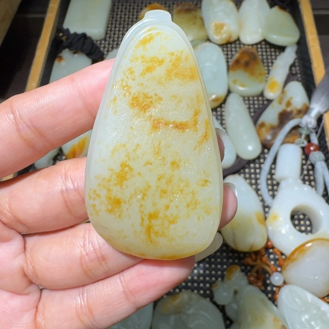 和田玉未镶嵌吊坠(不含链)