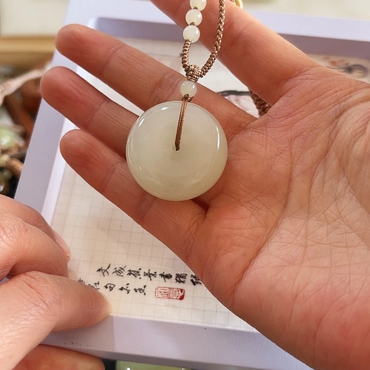 心***丶和田玉未镶嵌颈饰