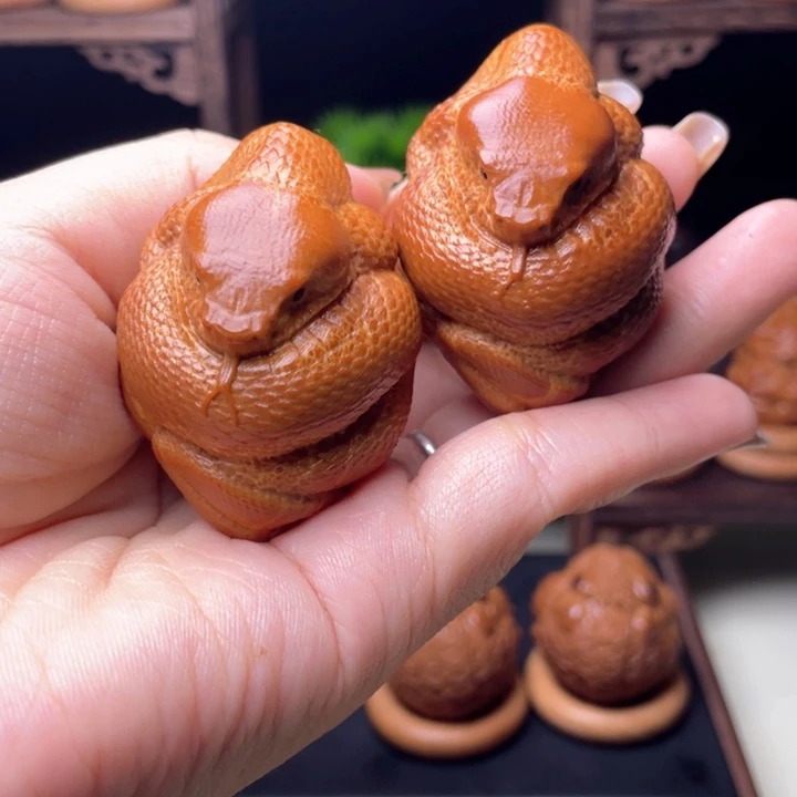 吊坠橄榄核蛇手球