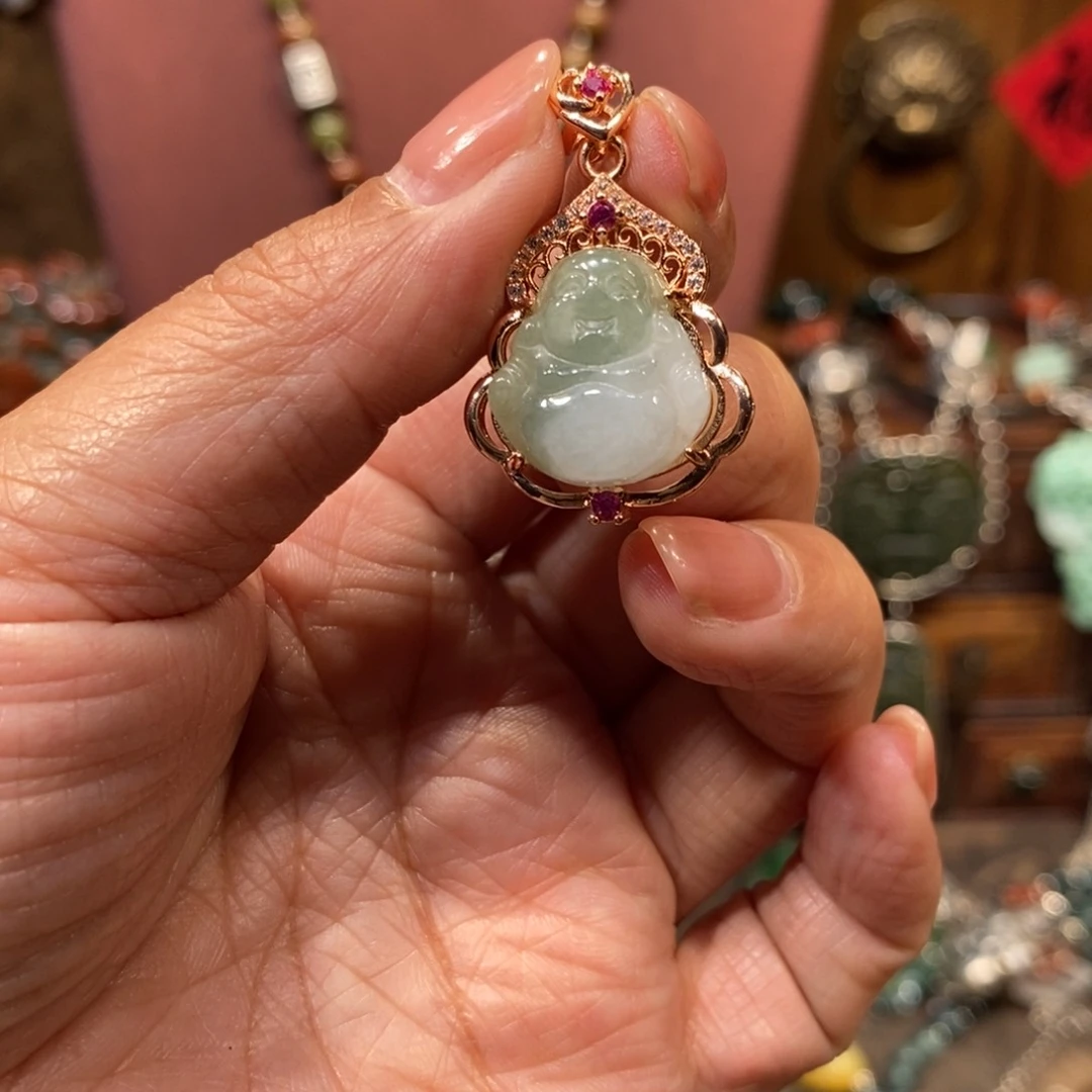 翡翠吊坠(赠链)未镶嵌