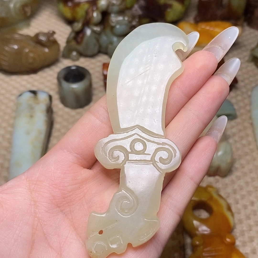 未镶嵌蛇纹石玉颈饰
