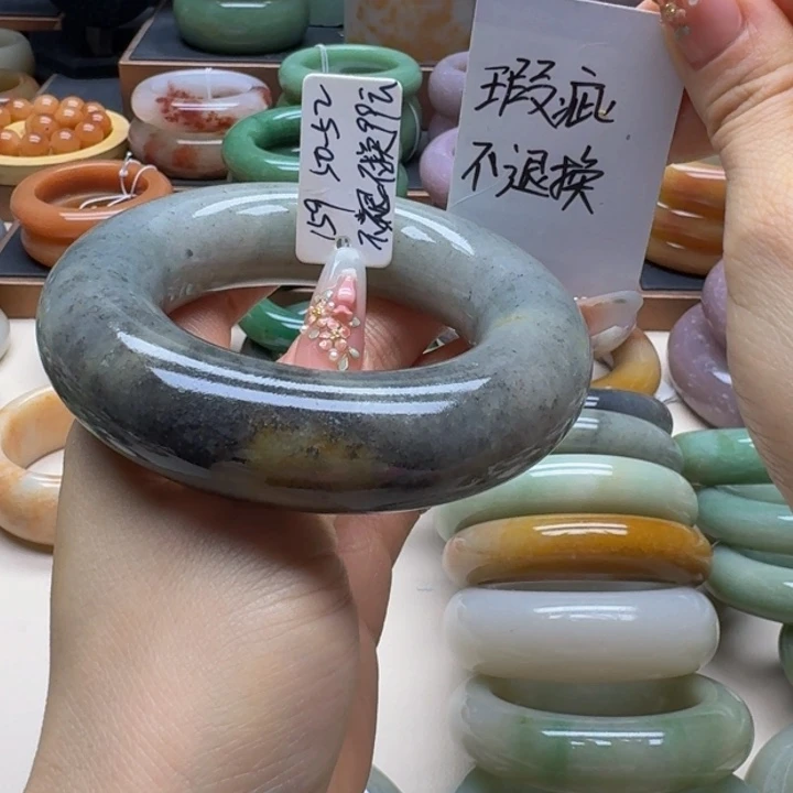 石英质玉未镶嵌手镯