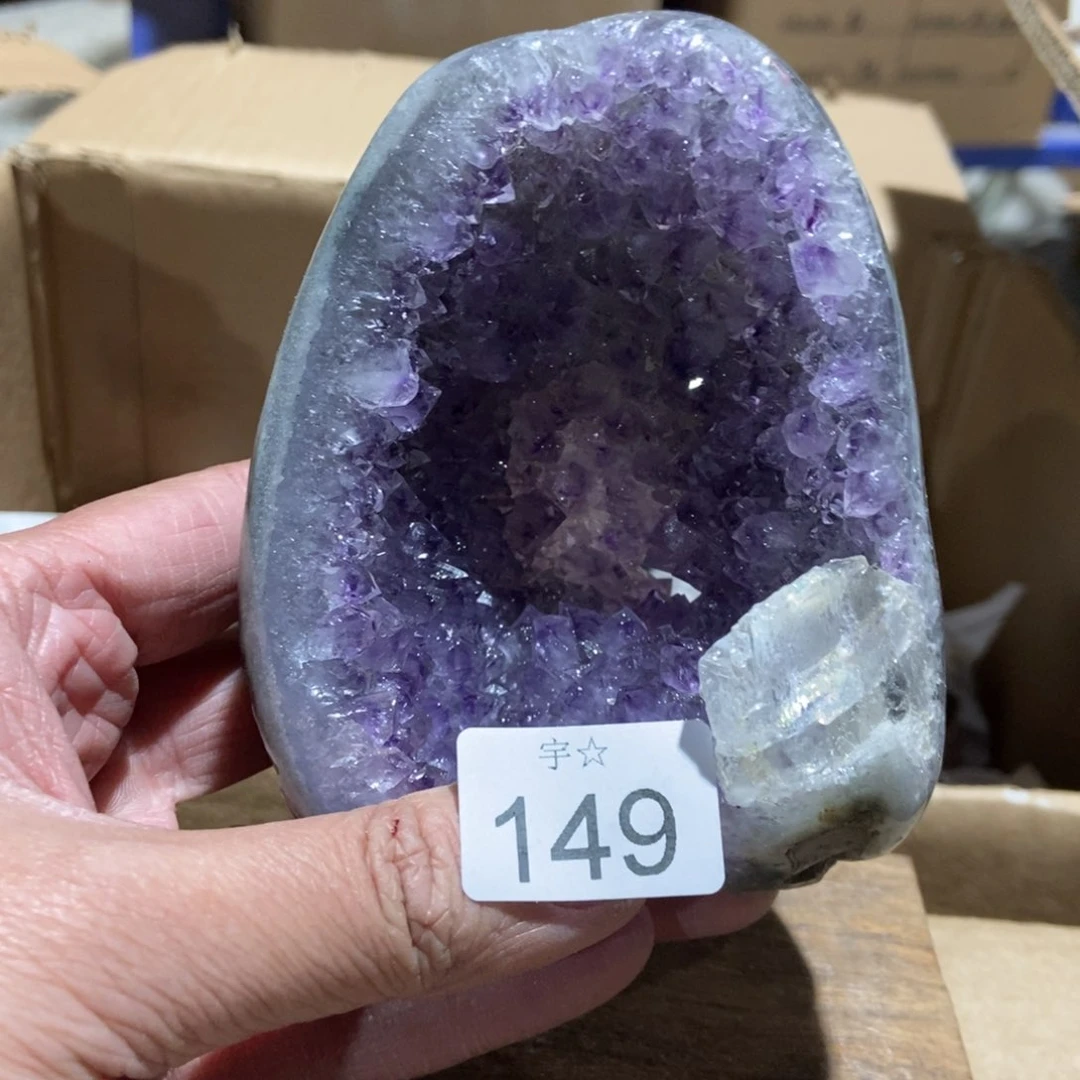 紫晶天然水晶摆件未镶嵌