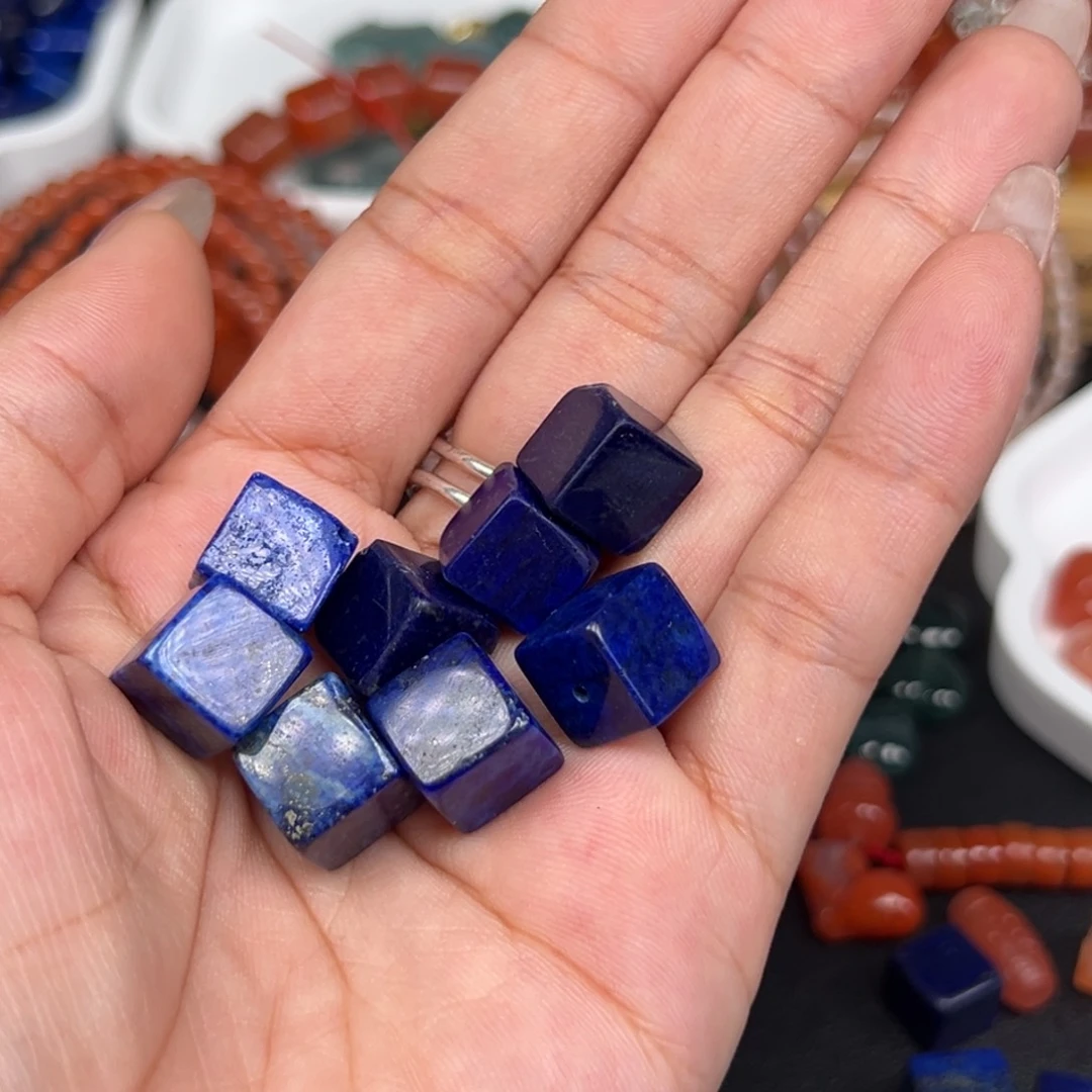 南红玛瑙未镶嵌颈饰