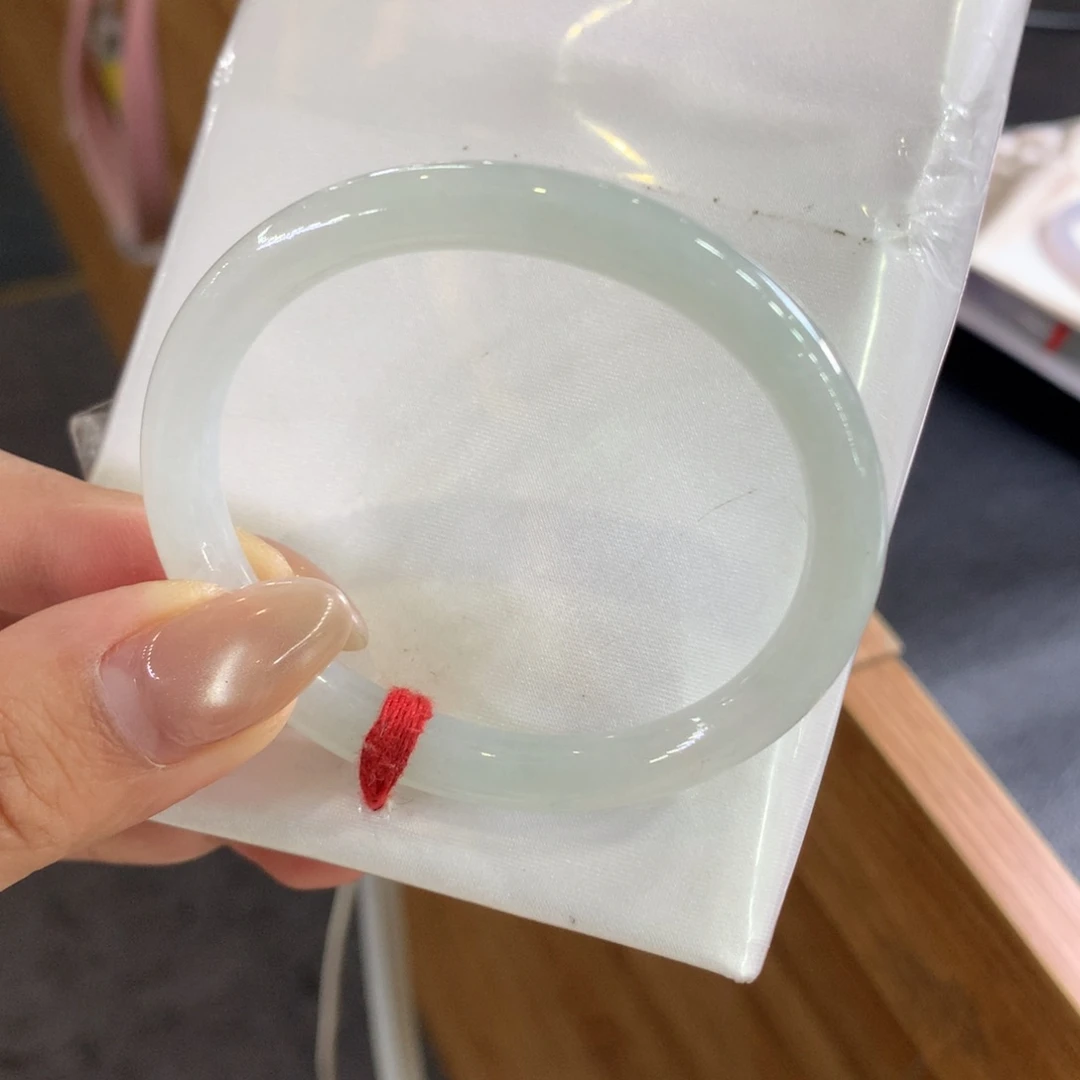 翡翠未镶嵌手镯天然Ａ货翡翠51贵妃