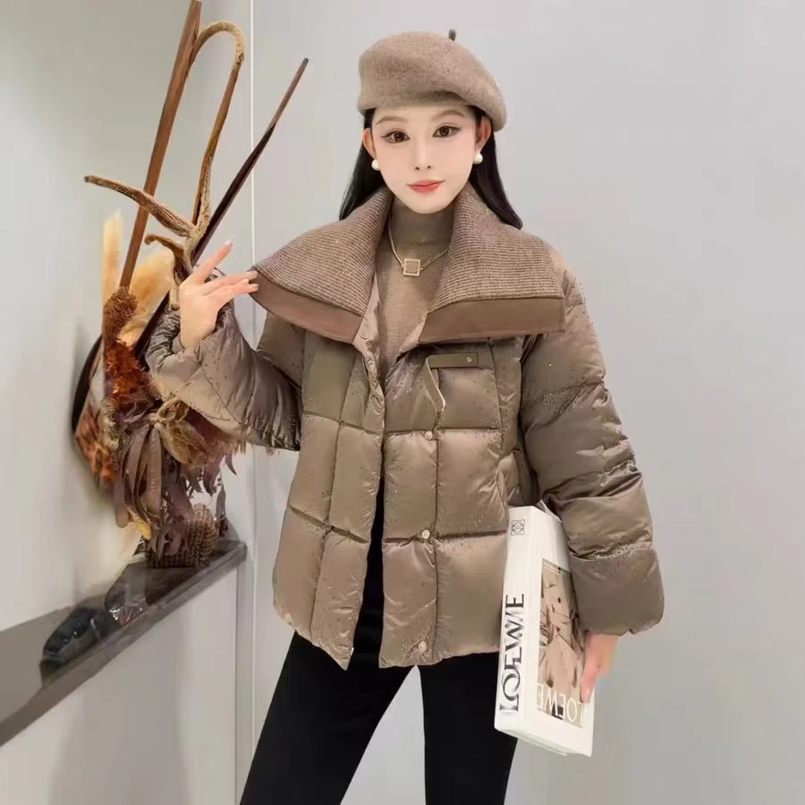 8050芭莎翻领烫钻鹅绒服