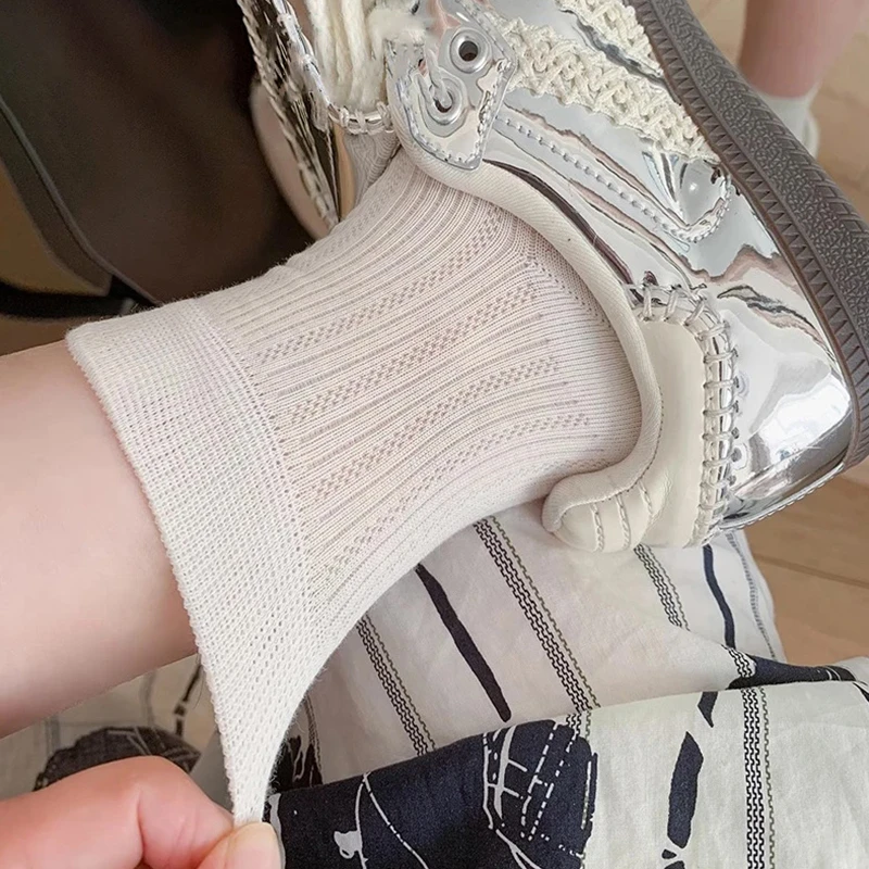 白色中筒袜子女轻薄网眼透气棉袜夏季薄款纯色休闲外穿搭配德训鞋
