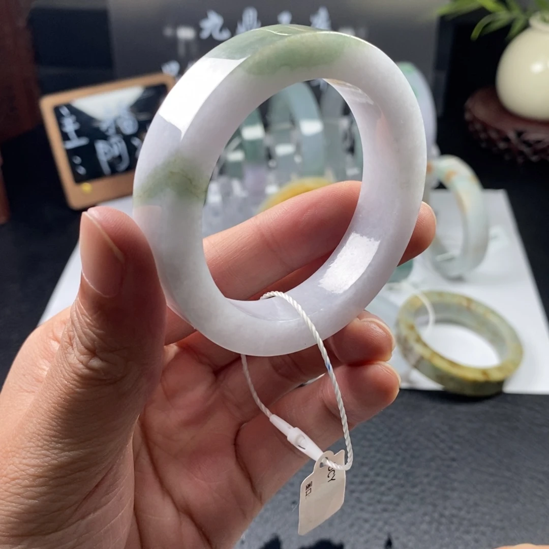 未镶嵌手镯定制翡翠