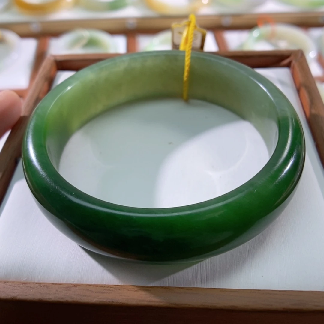 【闪购商品】未镶嵌手镯和田玉（翠青玉）