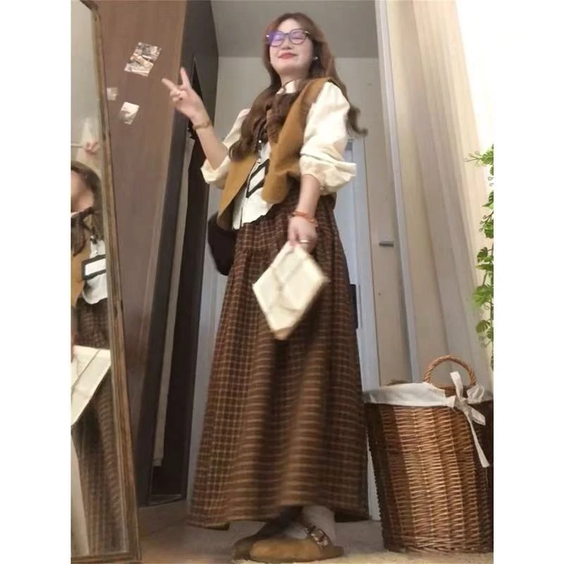 秋装搭配一整套韩系独特超好看卡其色马甲叠穿长袖衬衫三件套装裙