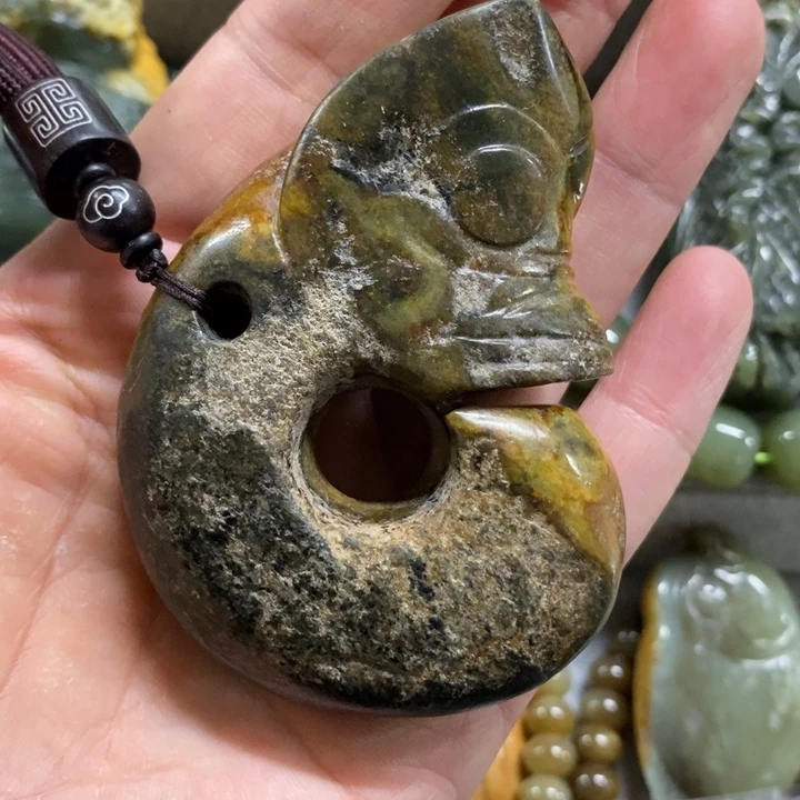 未镶嵌岫岩河磨玉（透闪石质玉）把件幸****3