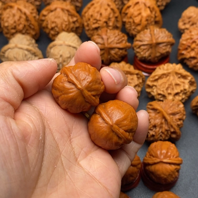 【闪购商品】文玩核桃把件瓷娃娃