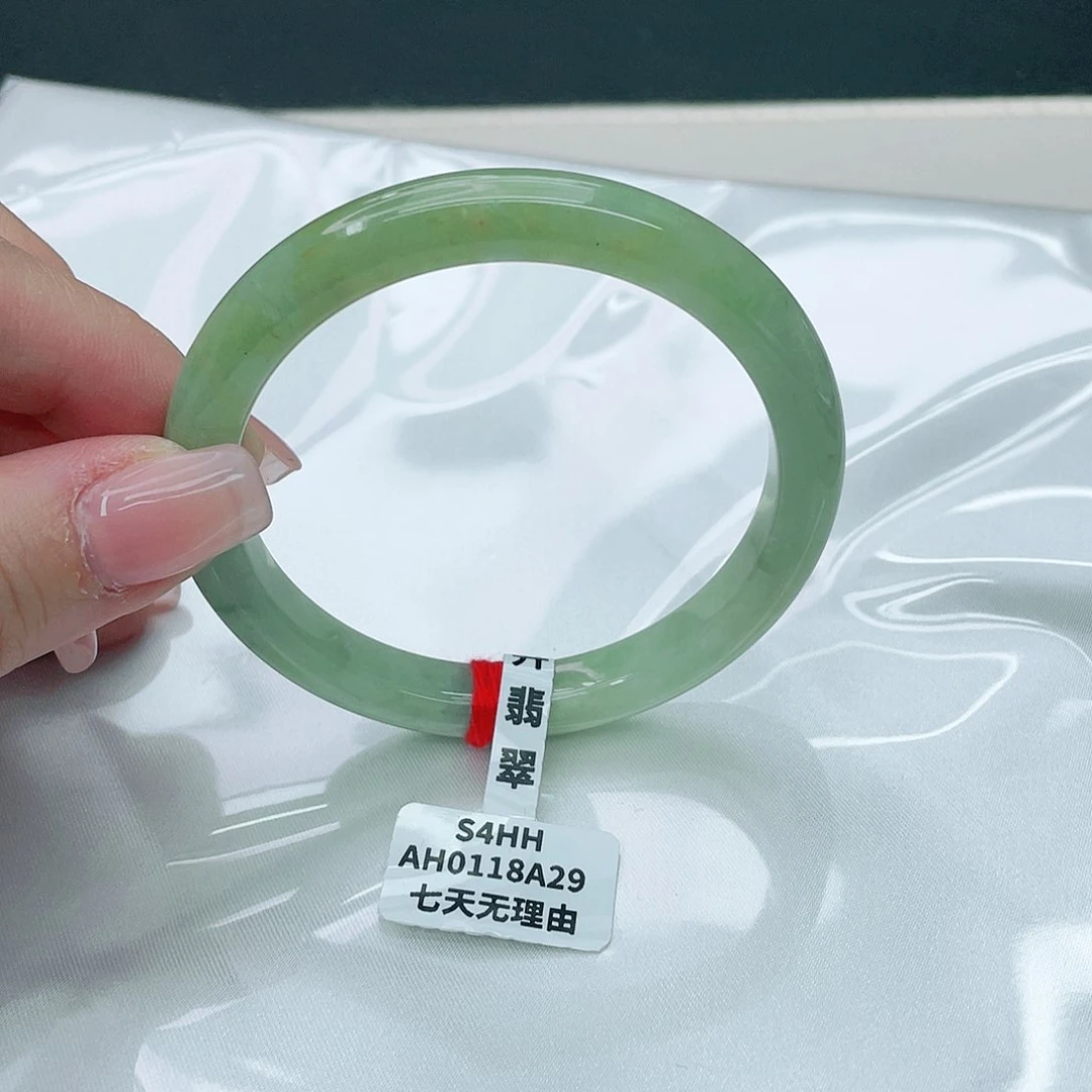 翡翠手镯未镶嵌正56.6