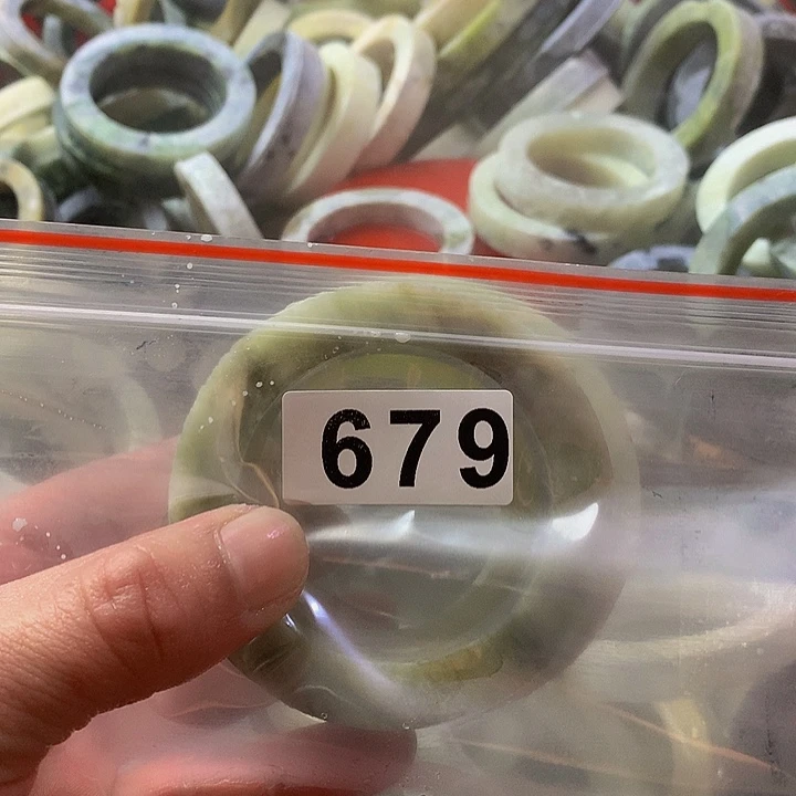 蛇纹石玉原未镶嵌李*平